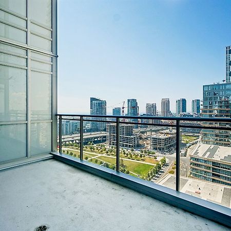 Hydewest - Capreol Luxury Furnished Penthouse Apartment Toronto Exterior foto